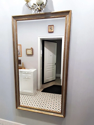 Зеркало в багетной раме