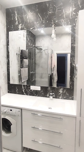 Зеркало в ванной прямоугольное